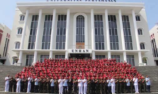 REKTOR UNHAN TUTUP PENDIDIKAN TA 2015/2016