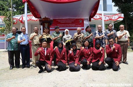 Wujud Pengabdian Kepada Masyarakat Unhan Serahkan Kompor Briket Listrik Kepada Masyarakat Desa Tangkil