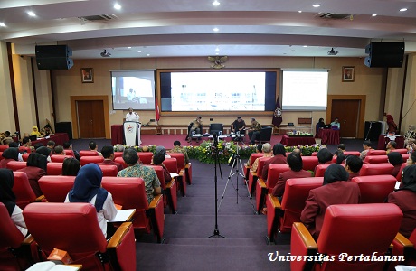 Seminar Umum Fakultas Manajemen Pertahanan dengan Tema Pengembangan Infrastruktur Sumber Energi Baru Terbarukan Untuk Peningkatan Ketahanan Energi Nasional di Provinsi Maluku