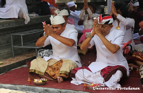 Unhan bersama Masyarakat Hindu Wilayah Bogor Selenggarakan acara Pujawali IV dan Doa bersama untuk keselamatan pengungsi Gunung Agung Bali