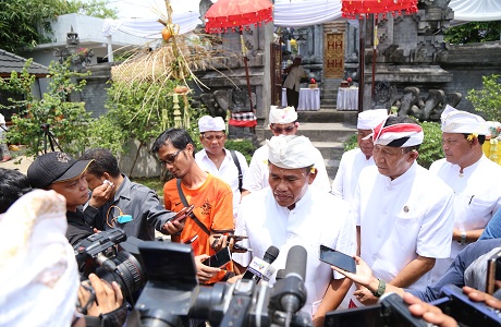 Unhan bersama Masyarakat   Hindu Wilayah Bogor  Selenggarakan acara Pujawali IV dan Doa bersama untuk keselamatan pengungsi Gunung Agung Bali