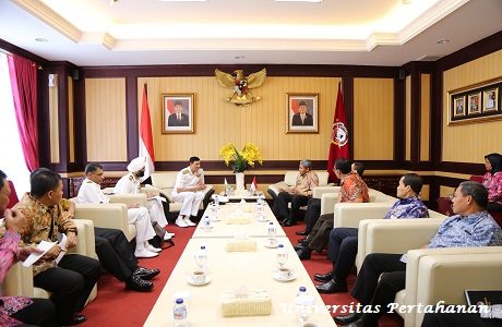 Rektor Unhan Terima Courtesy Call Vice Admiral AR Karve Flag Officer Commanding in CHIEF southern Naval Command, Indian Navy