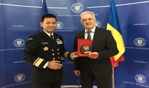 Dekan FMP Unhan Berikan Kuliah Umum di Rumania National Defence University