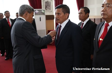 Unhan Laksanakan Upacara Serah Terima Jabatan Pengangkatan Sumpah dan Pelantikan Pejabat Eselon I, III dan Dosen di Lingkungan Unhan