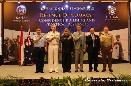 Unhan dan Ikahan Seminar Bersama Mengusung “Defence Diplomacy : Confidence Building And Practical Responses”
