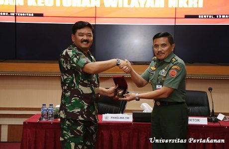 Mahasiswa Unhan Menerima Kuliah Umum dari Panglima TNI