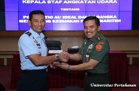 Postur TNI AU Ideal Dalam Rangka Mendukung Kebijakan Poros Maritim Sebagai Materi Kuliah Umum Kasau kepada Mahasiswa Unhan