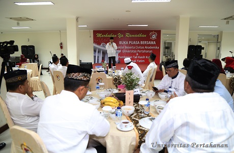 Buka Bersama dan Santunan Anak Yatim  di Universitas Pertahanan