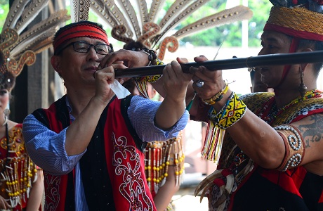 Unhan Ajak Tamu delegasi IIDSS 2018 Mengenal Budaya Indonesia