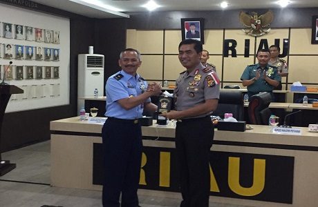 Fakultas Manajemen Pertahanan Universitas Pertahanan KKDN ke Polda Riau