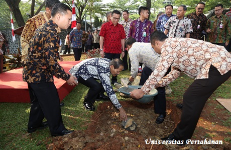 Rektor letakan batu pertama Pembangunan Masjid Baiturrahman Unhan