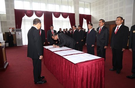 Rektor Unhan Pimpimpin Sertijab Pejabat Eselon I dan II dilingkungan Unhan