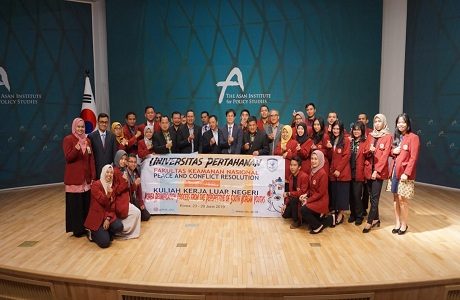 Mahasiswa Prodi DRK Ikuti Seminar Bersama The Asan Institute for Policy Studies tentang Perdamaian di Semenanjung Korea