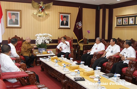 Kuliah Umum Menteri Kelautan & Perikanan yang di Wakili oleh Koordinator Staf Khusus Satgas 115 Dr. Mas Achmad Santosa, S.H., L.L.M