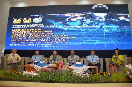 Dekan Fakultas Teknologi Pertahanan Unhan Menjadi Narasumber Seminar Nasional Akhir Pendidikan Pasis Seskoau Angkatan Ke-56 TP. 2019