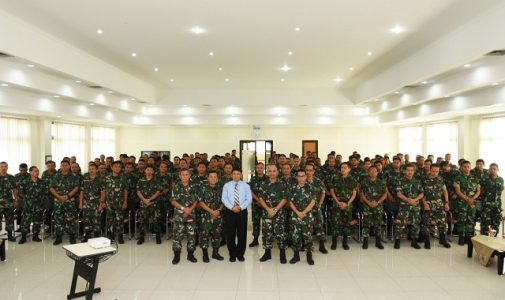 Dosen Unhan Laksda TNI (Purn) Dr. Sulistiyanto Berikan Kuliah Umum di STTAL