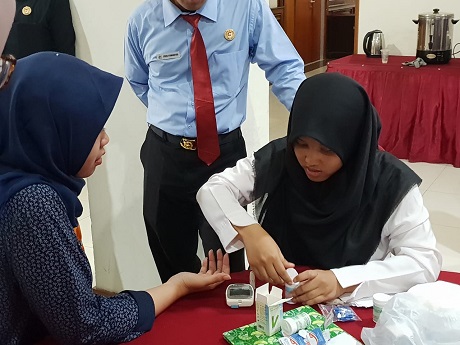 Unhan Sosialisasi Deteksi Dini Faktor Resiko Penyakit Tidak Menular (PTM)