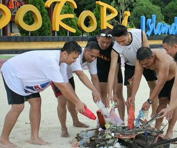 KKDN Mahasiswa Fakultas Strategi Pertahanan Melakukan Kegiatan Pengabdian Kepada Masyarakat Pulau Bukori Island