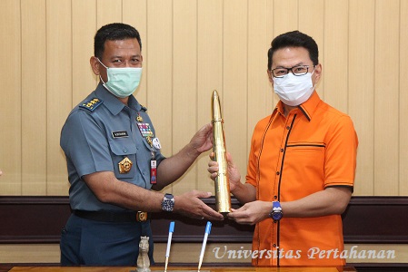 Unhan Melaksanakan Penadatangan Kerjasama Dengan Persatuan Insinyur Indonesia (PII)