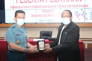 Unhan Gelar Pelatihan  dan Pembekalan untuk Peningkatan Keterampilan Dasar Teknik Instruksional (PEKERTI) Bagi Dosen Unhan