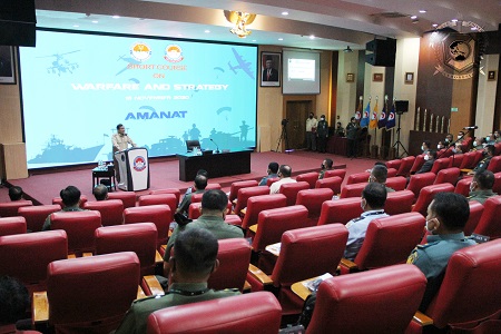 Kegiatan Short Course “On Warfare and Strategy”