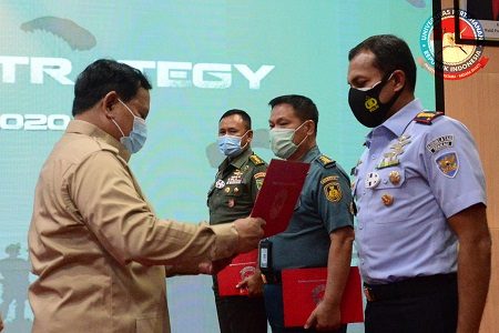 Menhan RI Tutup Kegiatan Short Course On Warfare and Strategy bagi Perwira TNI di Unhan