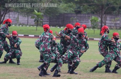 Rektor Unhan Menyaksikan Demontrasi Ketangkasan Kadet Mahasiswa S1 Unhan