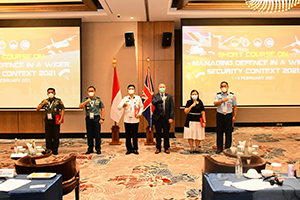 Unhan Tutup Kegiatan Short Course on Managing Defense in a Wider Security Contex (MDWSC) yang Telah Berlangsung dengan Sukses