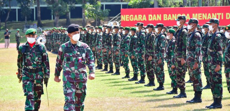 Rektor Unhan RI Tutup Kegiatan Pendidikan Dasar Militer Chandradimuka Kadet Mahasiswa S1 Unhan RI Cohort 2 di Akmil Magelang