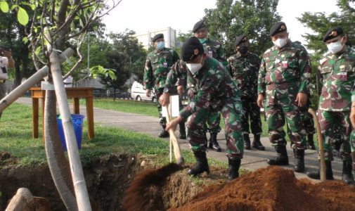 Rektor Unhan RI Laksanakan Penanaman Pohon Baobab