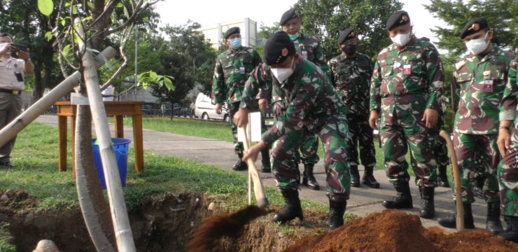 Rektor Unhan RI Laksanakan Penanaman Pohon Baobab