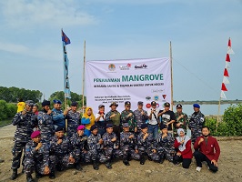 Prodi Keamanan Maritim (KM) Unhan RI Melakukan Penanaman Mangrove Desa Ambulu Cirebon