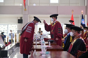 Unhan RI Mewisuda Sebanyak 428 Mahasiswa Program Magister (S2) dan Doktoral (S3) Sekaligus Peringati Dies Natalis Unhan RI ke-13 TA. 2022