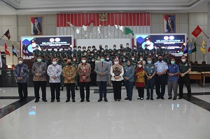 Kadet Mahasiswa FFM Unhan RI Terima Kuliah Umum, Ketua Umum Pengurus Pusat Ikatan Apoteker Indonesia (PP IAI)