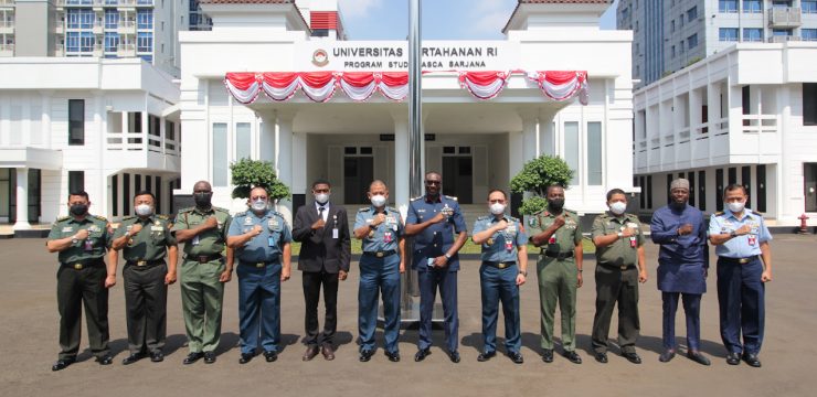 Rektor Unhan RI Menerima Courtessy Call Air Commodore Ehimen Aidemoae Ejodeame, DA of the Federal Republic of Nigeria High Commission