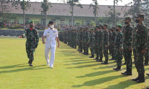 Rektor Unhan RI Resmi Menutup Pendidikan Dasar Militer Chandradimuka Kadet Mahasiswa S-1 Cohort-3 Unhan RI TA. 2022/2023.