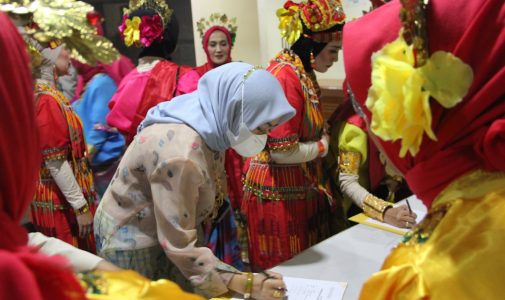 Dharma Wanita Persatuan Unhan RI Menghadiri Acara Silaturahmi Dan Pertemuan Tiga Bulanan Anggota DWP Kemhan RI.
