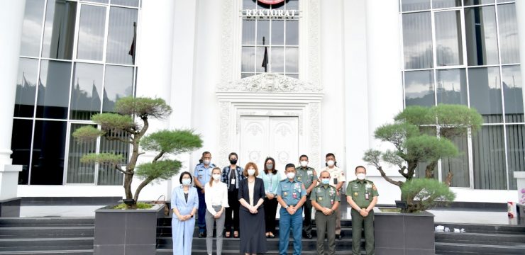 Rektor Unhan RI Menerima Kunjungan Duta Besar Bettina Cadenbach, NATO Secretary General for Political Affairs and Security Policy