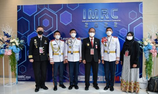 Kadet Mahasiswa Fakultas Kedokteran Militer Unhan RI Meraih Juara Favorit Pada International Medical Student Research and Conference (IMRC) 2022 Thailand.
