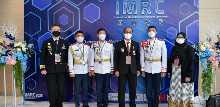 Kadet Mahasiswa Fakultas Kedokteran Militer Unhan RI Meraih Juara Favorit Pada International Medical Student Research and Conference (IMRC) 2022 Thailand.
