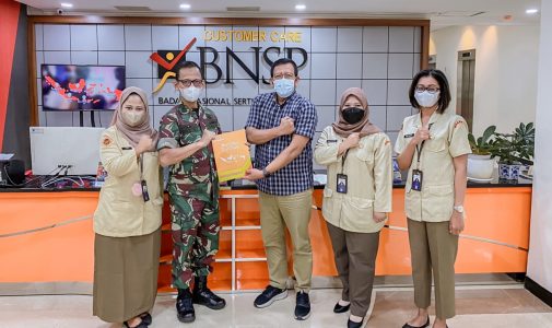 Calon Lembaga Sertifikasi Profesi (CLSP) Unhan RI Menerima Sertifikat Asesor Kompetensi dari Badan Nasional Sertifikasi Profesi (BNSP)