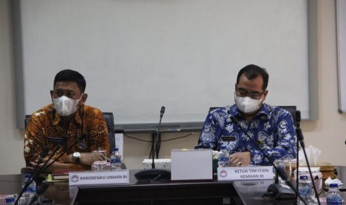 Unhan RI Menerima Taklimat Akhir Itjen Kemhan RI Pada Pelaksanaan Audit Kinerja Unhan RI TA. 2022.