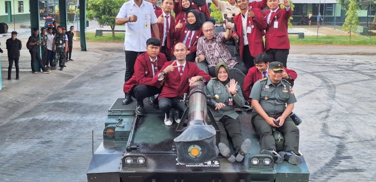 Mahasiswa Prodi Ketahanan Energi Fakultas Manajemen Pertahanan (Program Magister) Unhan RI melaksanakan Pengabdian Kepada Masyarakat di RST dr. Asmir Salatiga dan Batalyon Kavaleri 2/Turangga Ceta Ambarawa, Semarang.