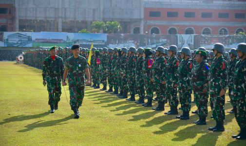Rektor Unhan RI Buka Diksarmil Chandradimuka Cakadet Mahasiswa S-1 Unhan RI di Akmil Magelang.