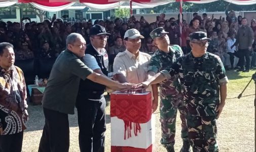 Menteri Pertahanan RI didampingi Rektor Unhan RI Resmikan 11 Titik Sumur Bor Bantuan Kemhan RI di Wilayah Sumbawa Nusa Tenggara Barat.