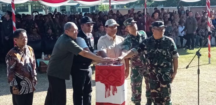 Menteri Pertahanan RI didampingi Rektor Unhan RI Resmikan 11 Titik Sumur Bor Bantuan Kemhan RI di Wilayah Sumbawa Nusa Tenggara Barat.