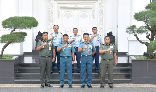 Rektor Unhan RI Menerima Kunjungan Courtesy Call Komandan Pusat Misi Pemeliharaan Perdamaian TNI.