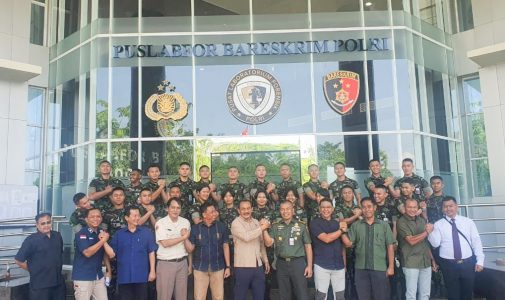 Kadet Mahasiswa Program Studi Informatika, Fakultas Sains dan Teknologi Pertahanan Unhan RI, Melakukan Kuliah Lapangan di Puslabfor Bareskrim Polri, Sentul. 