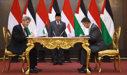 Menteri Pertahanan RI Prabowo Subianto Saksikan Penandatanganan Framework Kerja Sama Unhan RI dengan Kedubes Palestina.