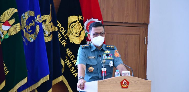 Rektor Universitas Pertahanan RI Menjadi Pembicara Utama dalam Diskusi Panel SBS Kepemimpinan di Sesko TNI.